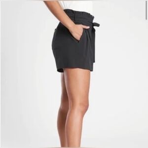 Athleta women's black‎ casual shorts bow tie belt size 4